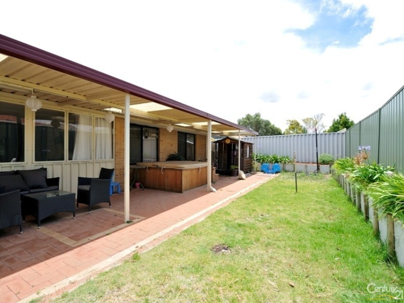 27 Silkhurst Crescent, Warnbro WA 6169