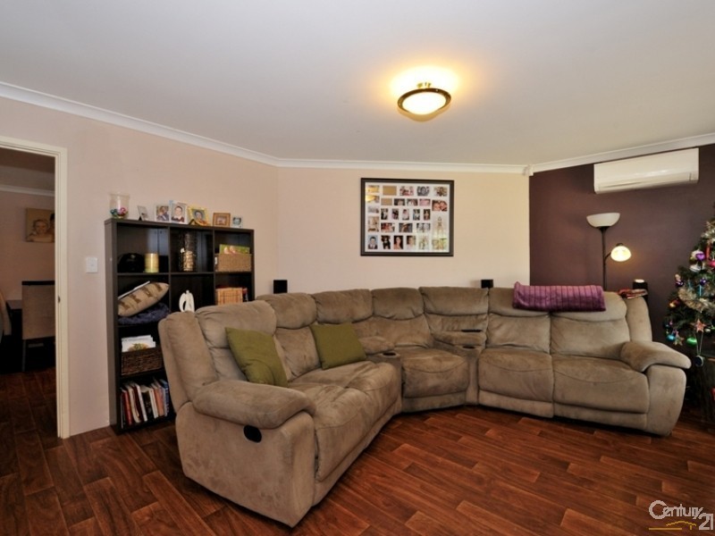 27 Silkhurst Crescent, Warnbro WA 6169