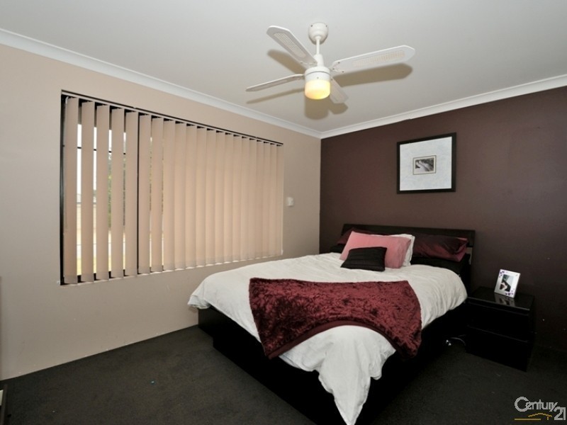 27 Silkhurst Crescent, Warnbro WA 6169