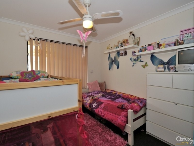 27 Silkhurst Crescent, Warnbro WA 6169