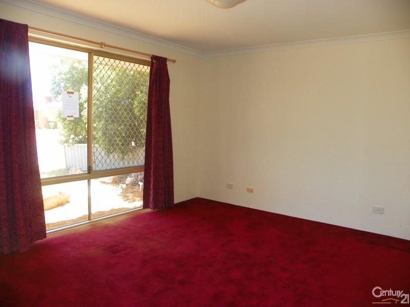 40 Montebourg Meander, Port Kennedy WA 6172