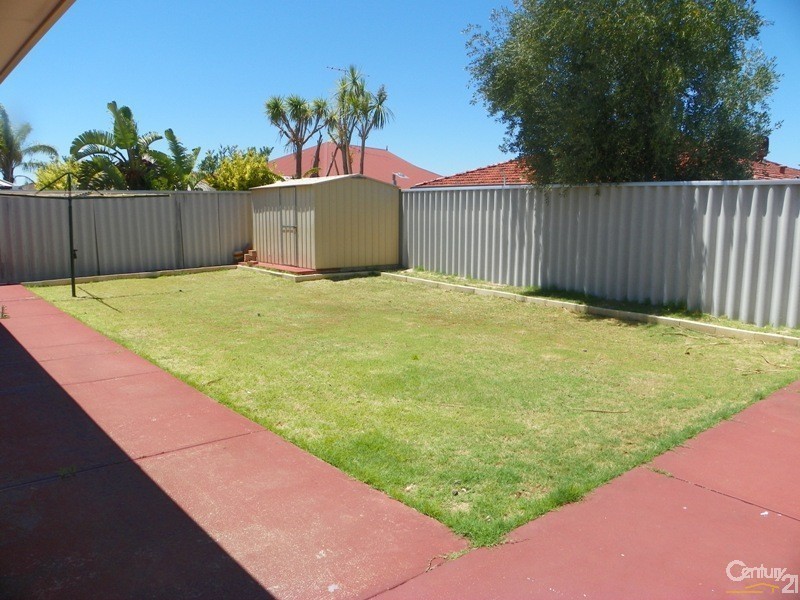 40 Montebourg Meander, Port Kennedy WA 6172