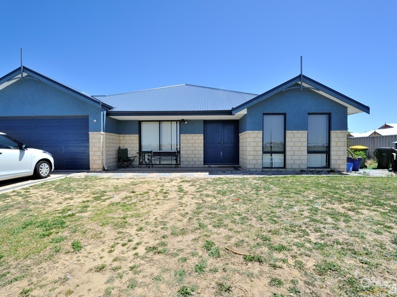 31 Pamplona Blvd, Port Kennedy WA 6172