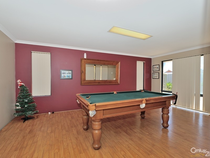 31 Pamplona Blvd, Port Kennedy WA 6172