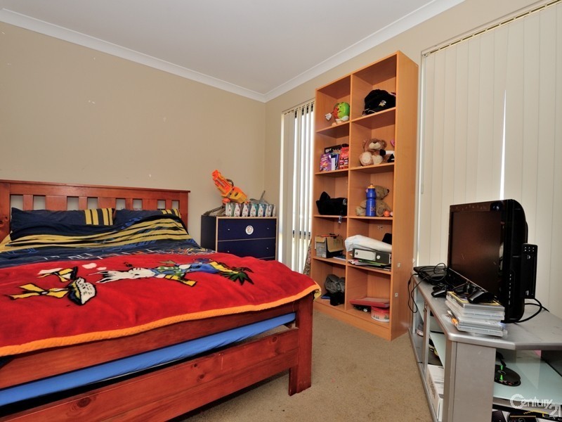 31 Pamplona Blvd, Port Kennedy WA 6172