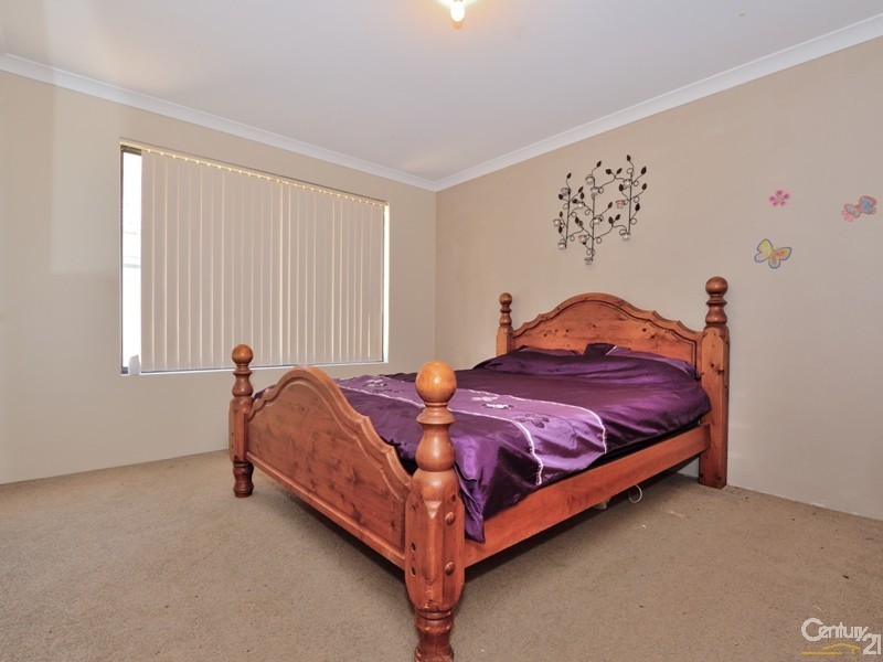 31 Pamplona Blvd, Port Kennedy WA 6172