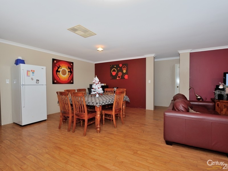 31 Pamplona Blvd, Port Kennedy WA 6172