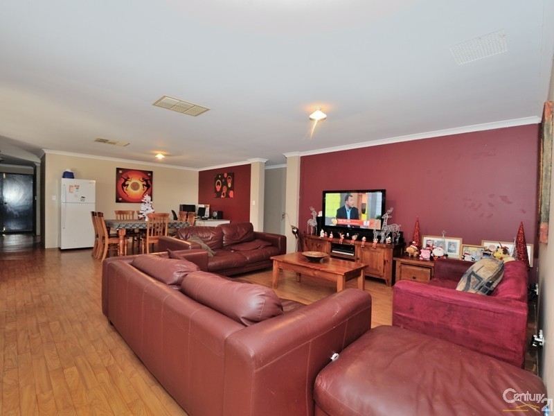 31 Pamplona Blvd, Port Kennedy WA 6172