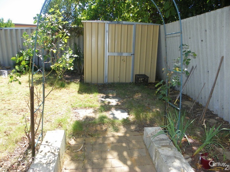 16 Maydwell Way, Calista WA 6167