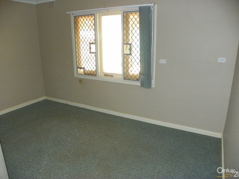 16 Maydwell Way, Calista WA 6167