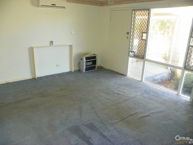 16 Maydwell Way, Calista WA 6167