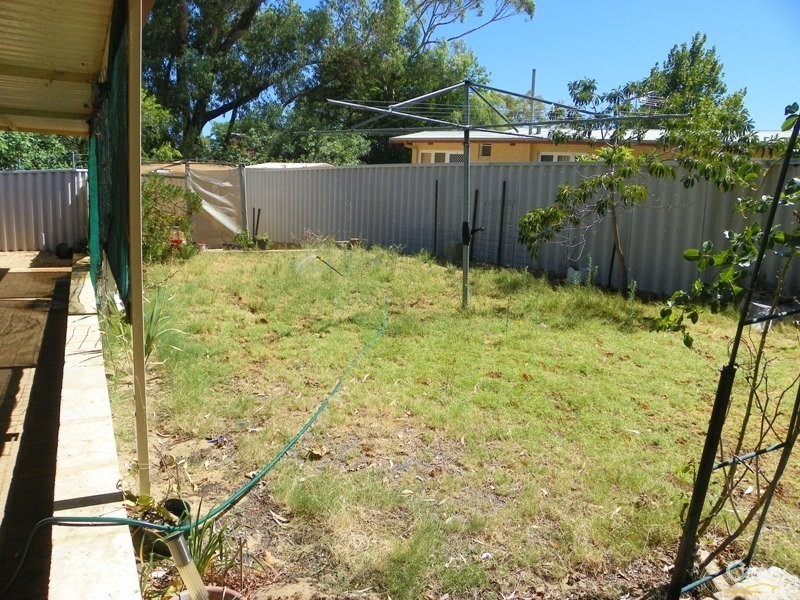 16 Maydwell Way, Calista WA 6167