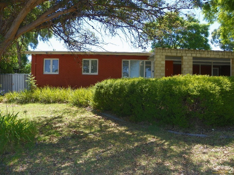 16 Maydwell Way, Calista WA 6167