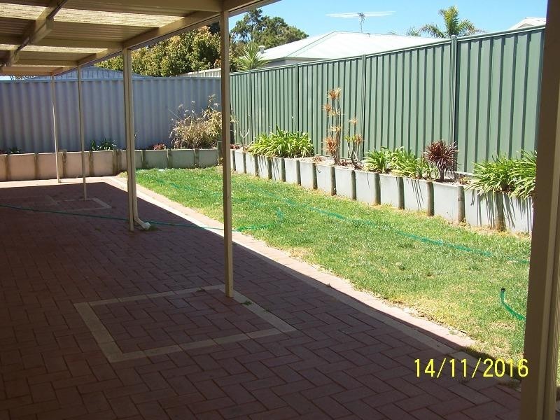 27 Silkhurst Crescent, Warnbro WA 6169