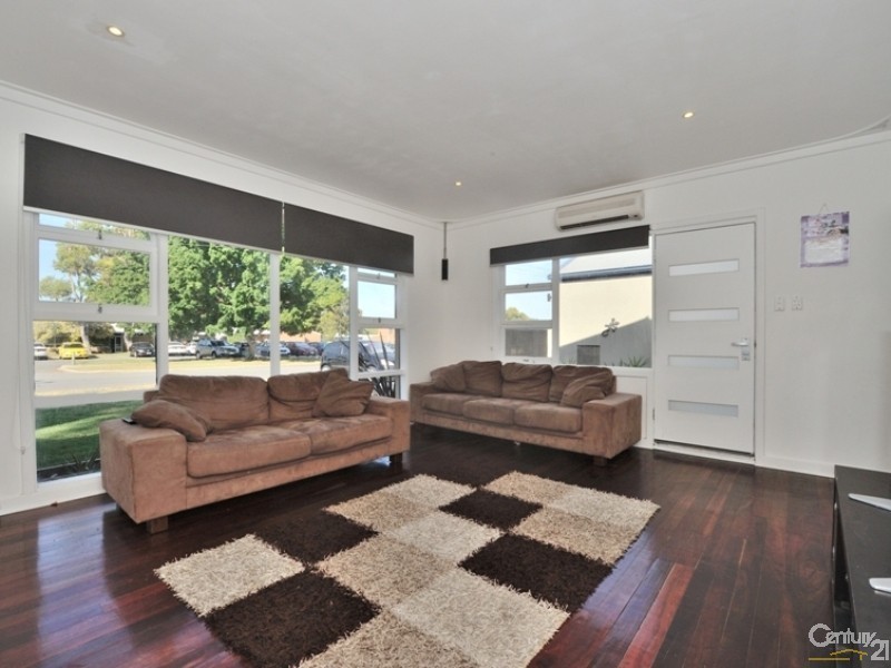 2 Centaurus Street, Rockingham WA 6168