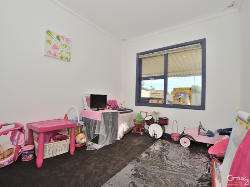 2 Centaurus Street, Rockingham WA 6168