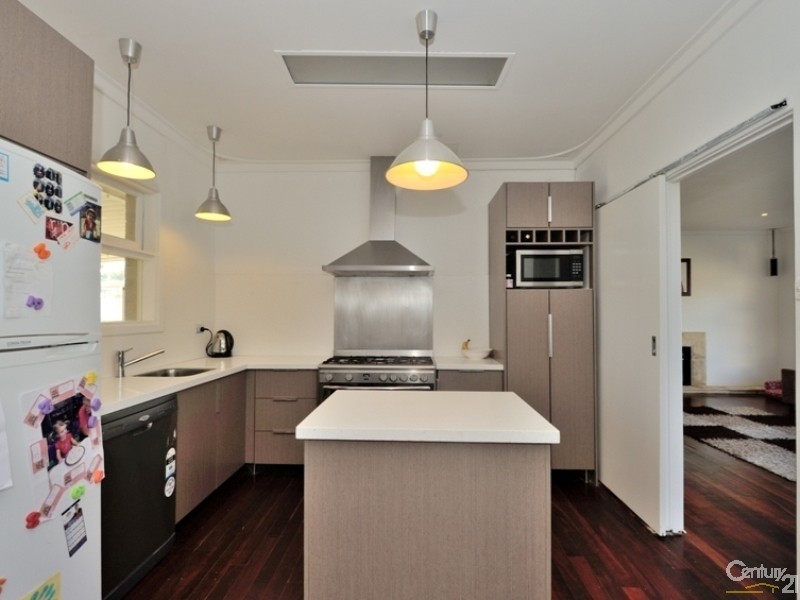 2 Centaurus Street, Rockingham WA 6168