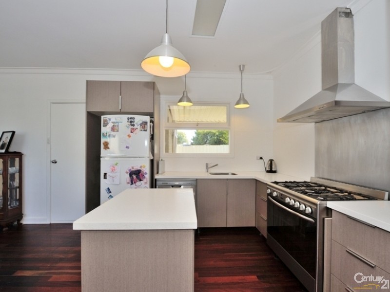 2 Centaurus Street, Rockingham WA 6168