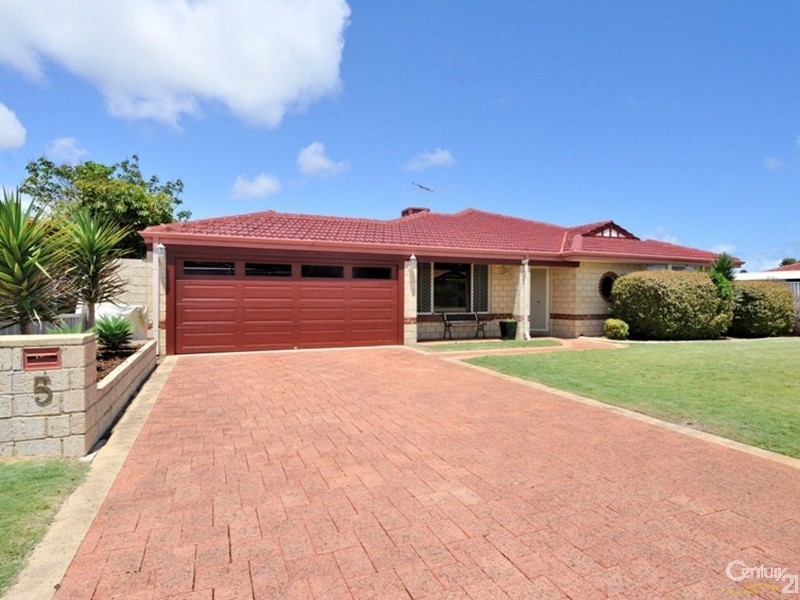 5 Shoalhaven Pl, Waikiki WA 6169