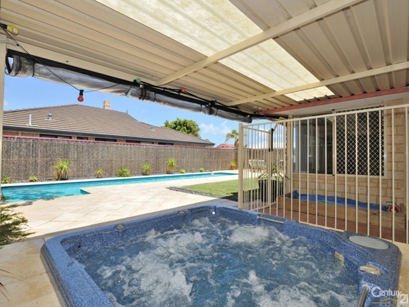 5 Shoalhaven Pl, Waikiki WA 6169