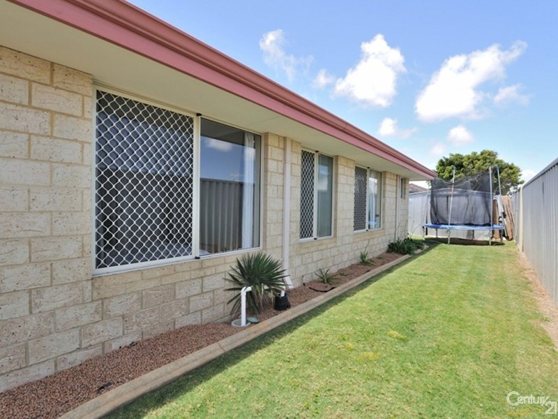 5 Shoalhaven Pl, Waikiki WA 6169