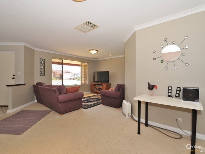 5 Shoalhaven Pl, Waikiki WA 6169