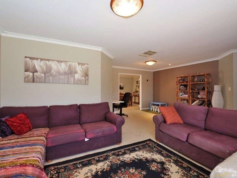 5 Shoalhaven Pl, Waikiki WA 6169