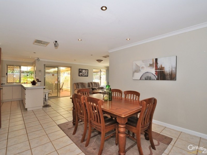 5 Shoalhaven Pl, Waikiki WA 6169