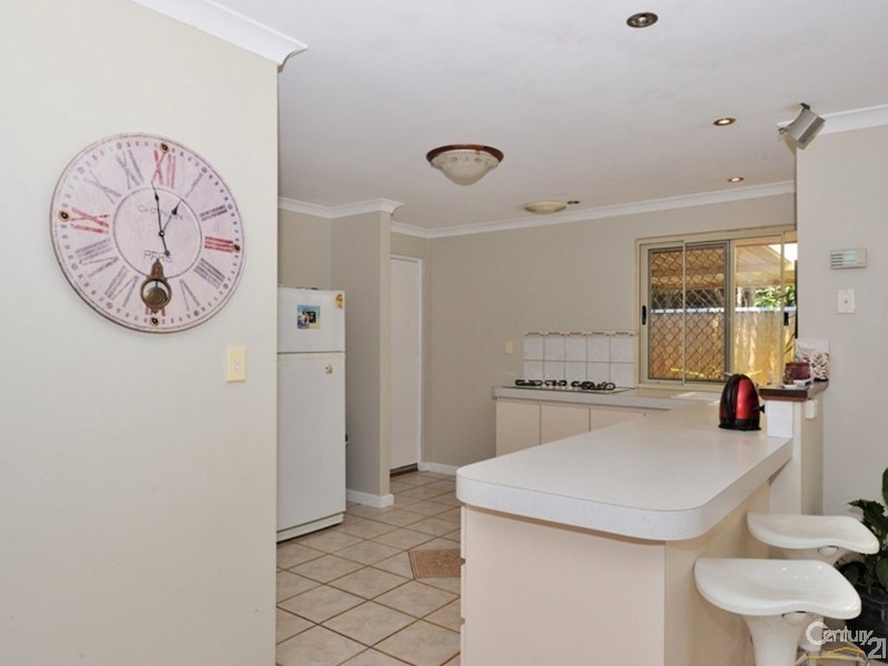 5 Shoalhaven Pl, Waikiki WA 6169