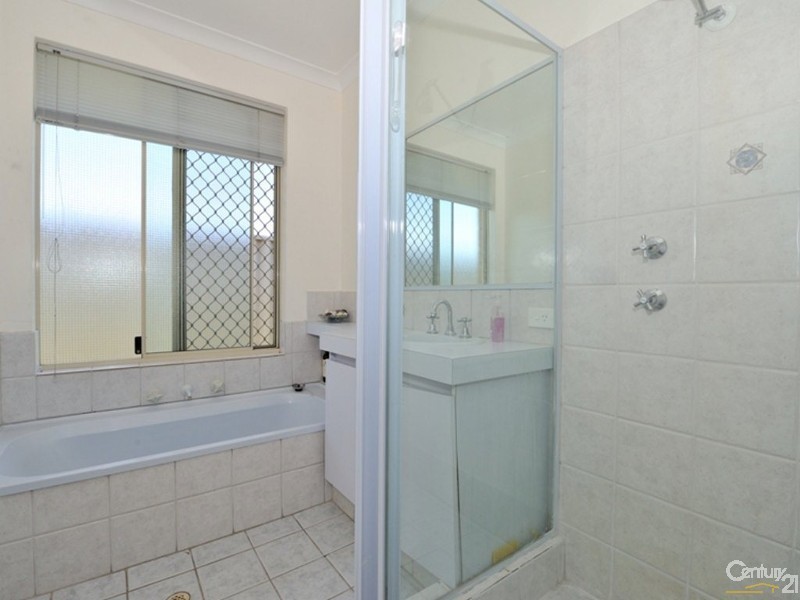 5 Shoalhaven Pl, Waikiki WA 6169