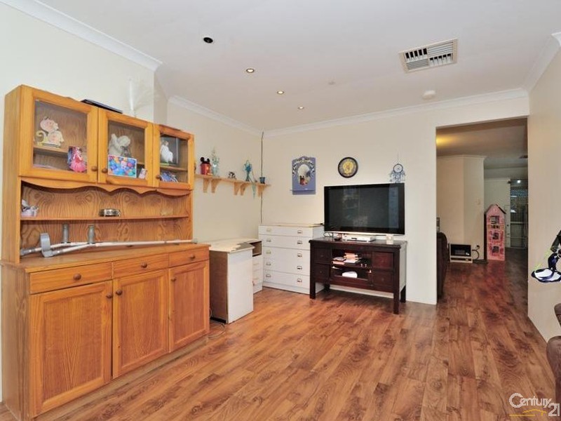 27 Nightingale Way, Warnbro WA 6169