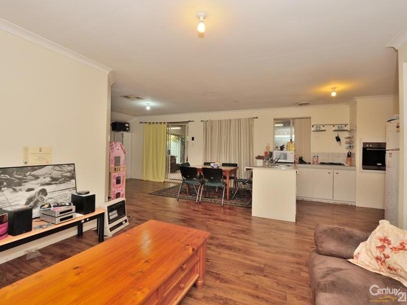 27 Nightingale Way, Warnbro WA 6169