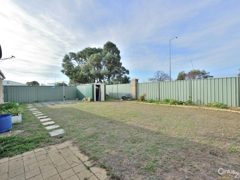 27 Nightingale Way, Warnbro WA 6169
