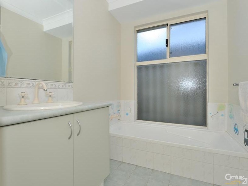 53 Zaragoza Drive, Port Kennedy WA 6172