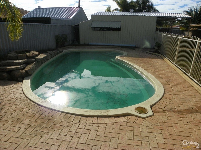 1 La Rochelle Ramble, Port Kennedy WA 6172