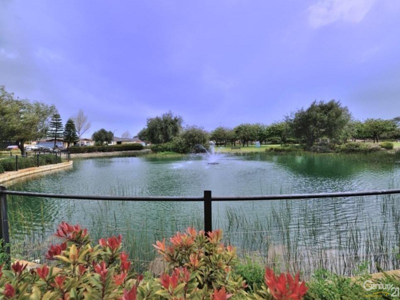 2 Bopeechee Way, Port Kennedy WA 6172