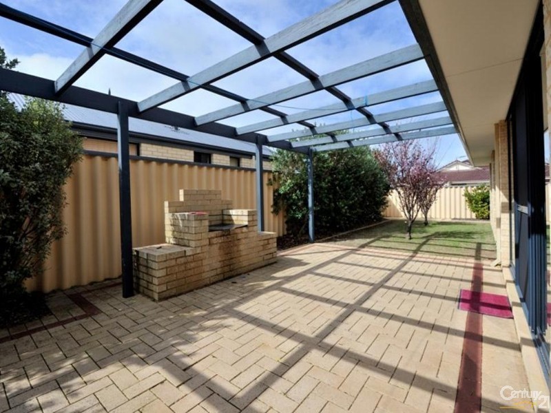 2 Bopeechee Way, Port Kennedy WA 6172