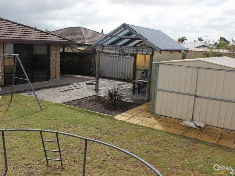 25 Grenadier Court, Warnbro WA 6169