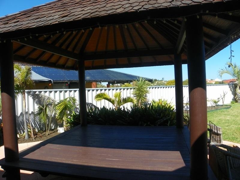 15 Camargue Green, Secret Harbour WA 6173