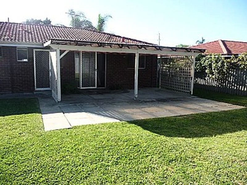 23 Wyola Street, Cooloongup WA 6168