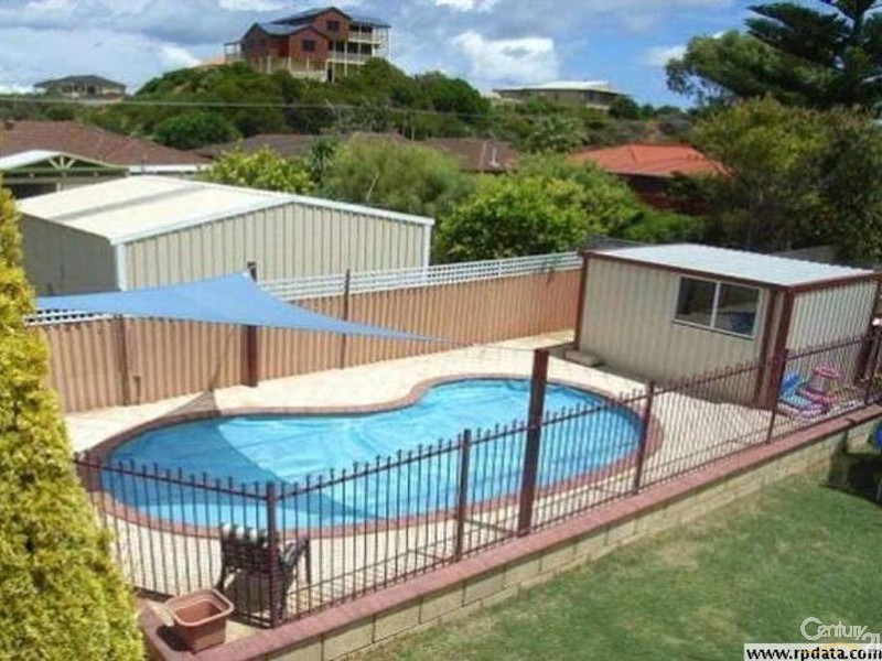 18 Farrington Street, Warnbro WA 6169