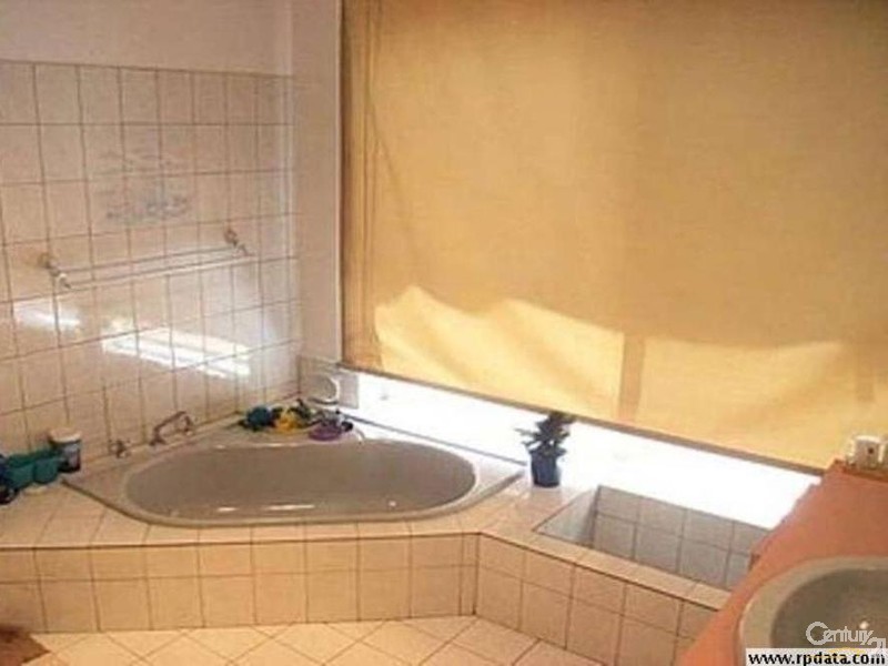 18 Farrington Street, Warnbro WA 6169