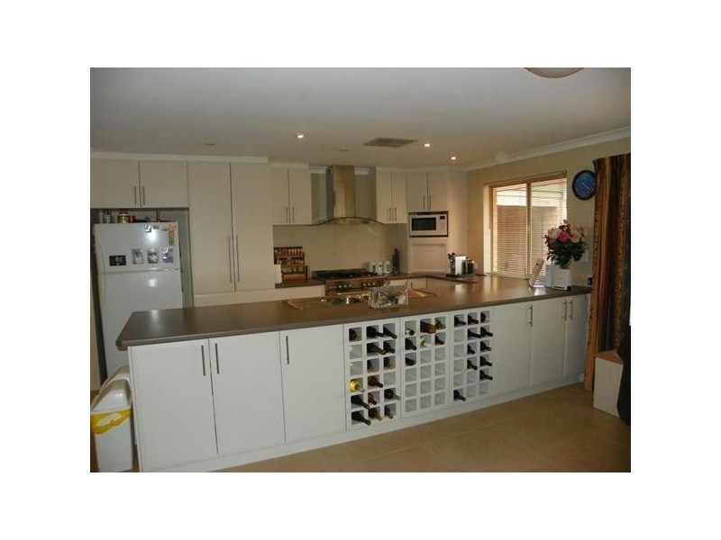 16 Belmont Close, Port Kennedy WA 6172