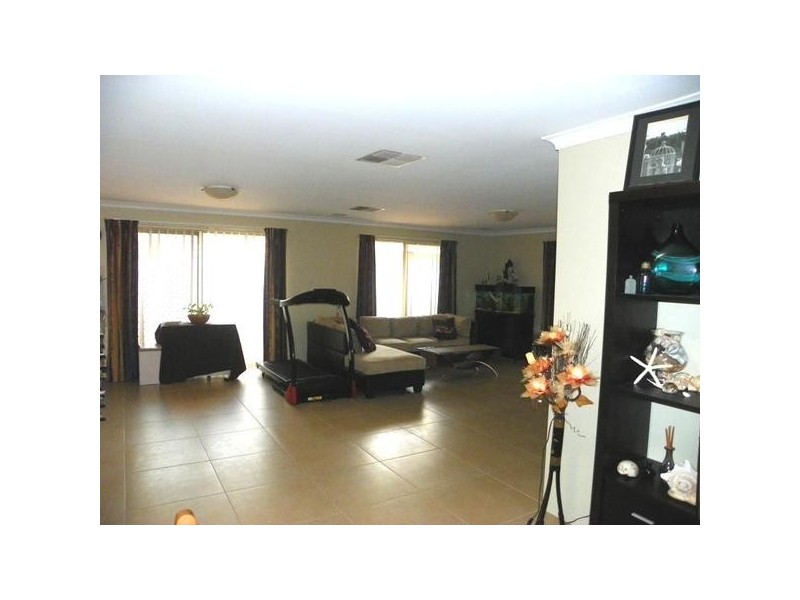 16 Belmont Close, Port Kennedy WA 6172