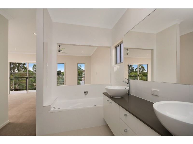 29 Paris Avenue, Morningside QLD 4170