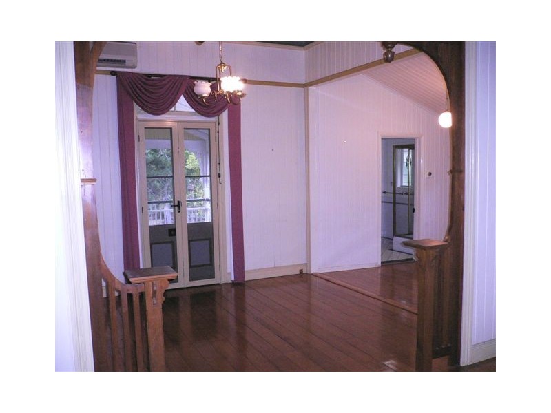 6  Dan Street, Graceville QLD 4075