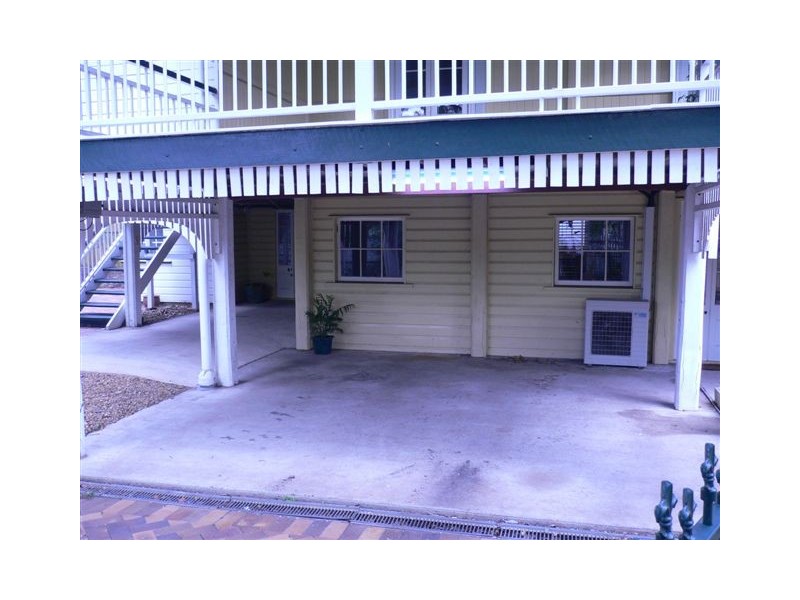 6  Dan Street, Graceville QLD 4075