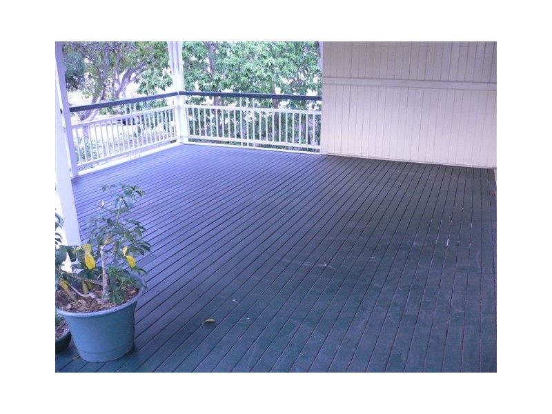 6  Dan Street, Graceville QLD 4075