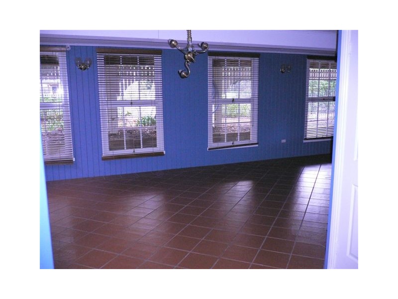 6  Dan Street, Graceville QLD 4075