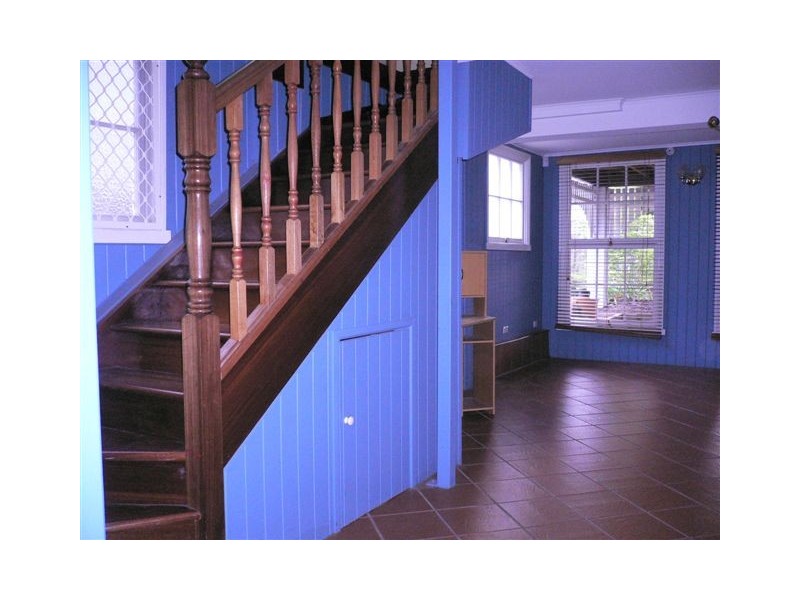 6  Dan Street, Graceville QLD 4075